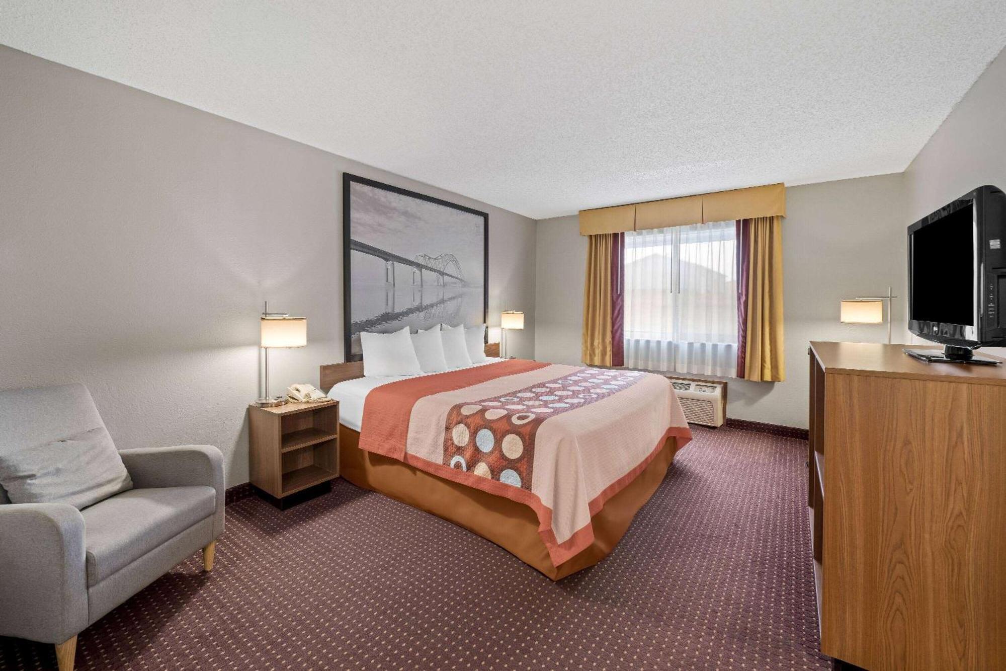 Super 8 By Wyndham Waverly Exterior photo